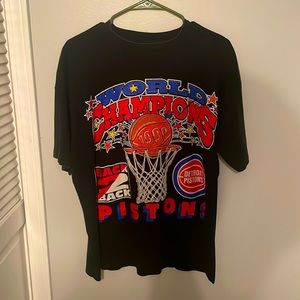 vintage back to back world champion pistons TEE